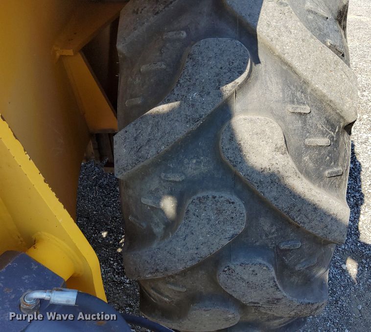 image for item KW9028 2004 Volvo BL60  backhoe