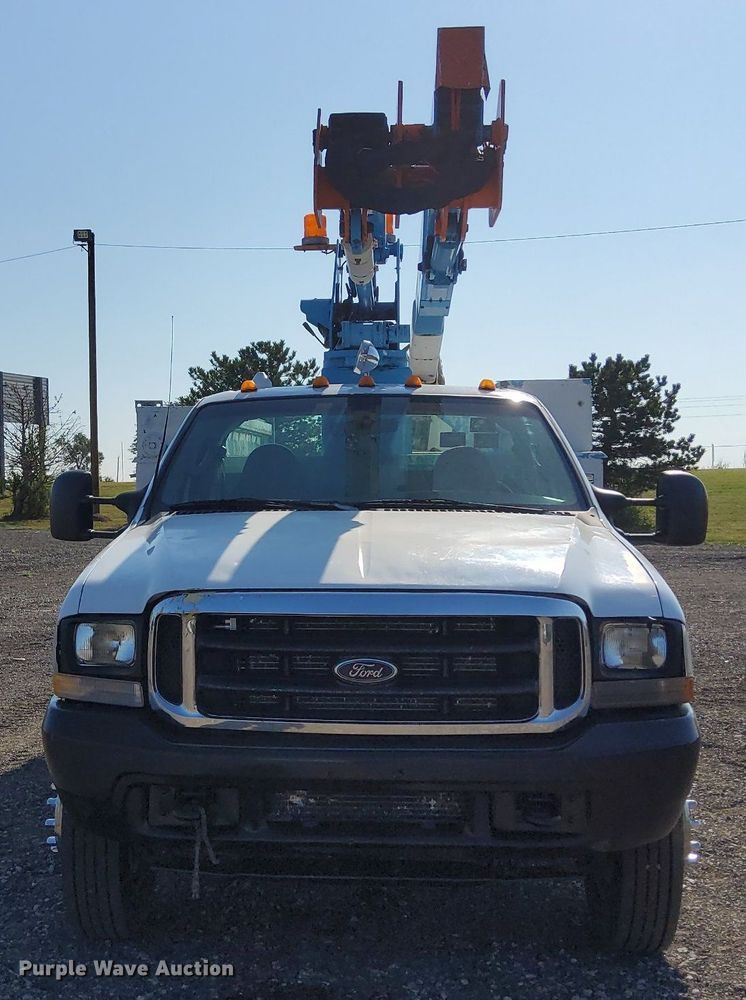 image for item KW9029 2004 Ford F550 Super Duty XL bucket truck