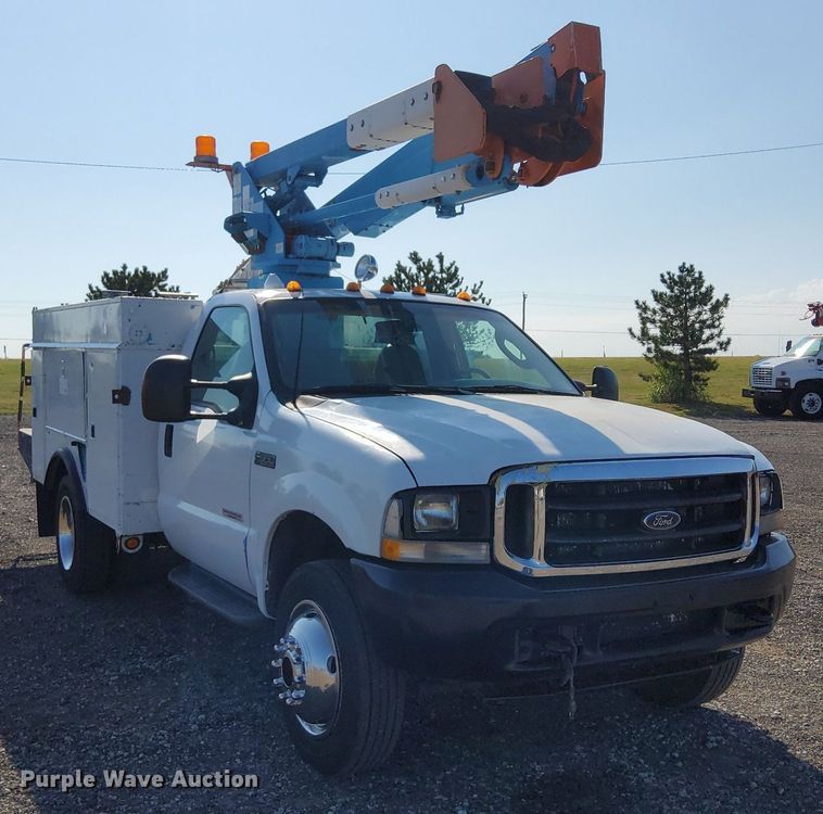 image for item KW9029 2004 Ford F550 Super Duty XL bucket truck