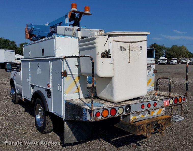 image for item KW9029 2004 Ford F550 Super Duty XL bucket truck