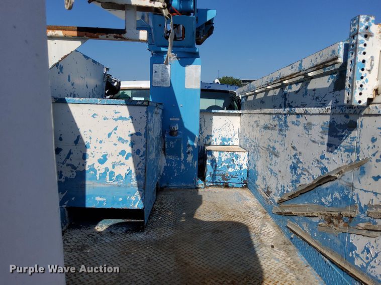 image for item KW9029 2004 Ford F550 Super Duty XL bucket truck