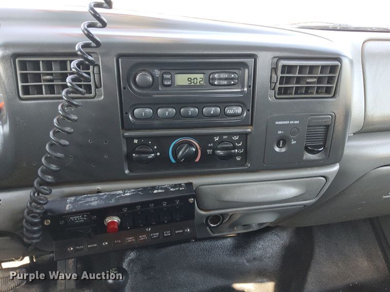 image for item KW9029 2004 Ford F550 Super Duty XL bucket truck