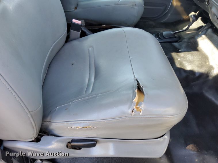 image for item KW9029 2004 Ford F550 Super Duty XL bucket truck