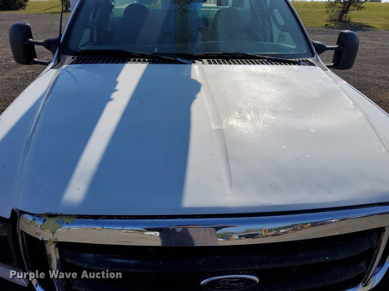 image for item KW9029 2004 Ford F550 Super Duty XL bucket truck