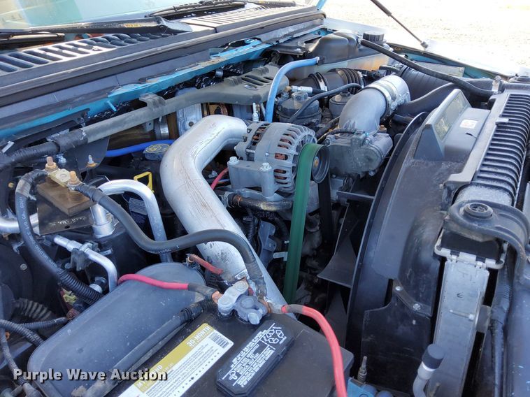 image for item KW9029 2004 Ford F550 Super Duty XL bucket truck