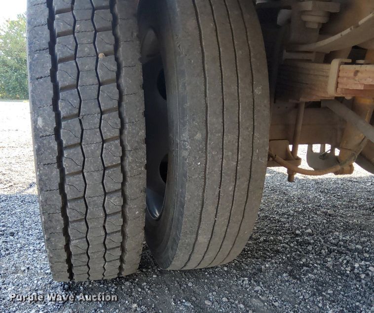 image for item KW9029 2004 Ford F550 Super Duty XL bucket truck