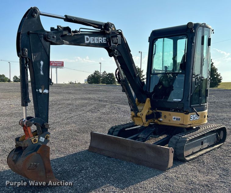image for item KW9033 2013 John Deere 35D  mini excavator
