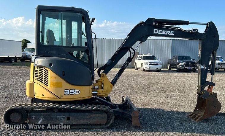 image for item KW9033 2013 John Deere 35D  mini excavator