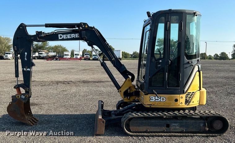 image for item KW9033 2013 John Deere 35D  mini excavator