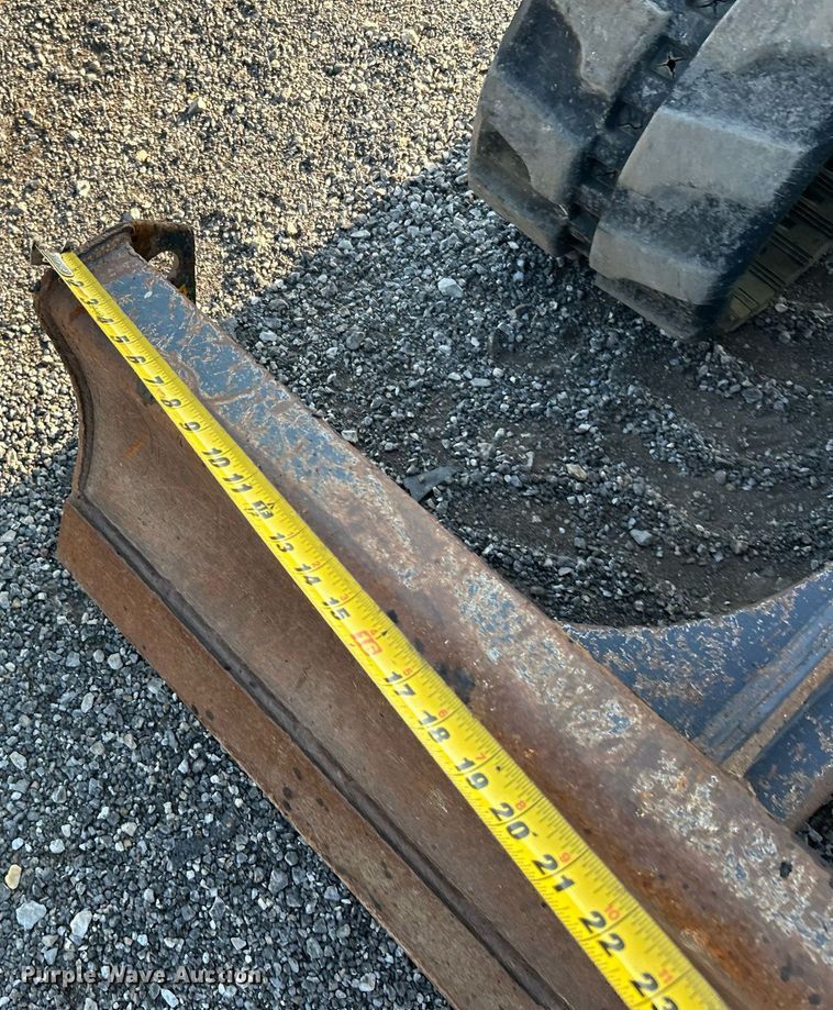 image for item KW9033 2013 John Deere 35D  mini excavator