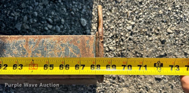 image for item KW9033 2013 John Deere 35D  mini excavator