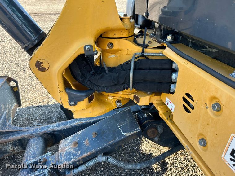 image for item KW9033 2013 John Deere 35D  mini excavator