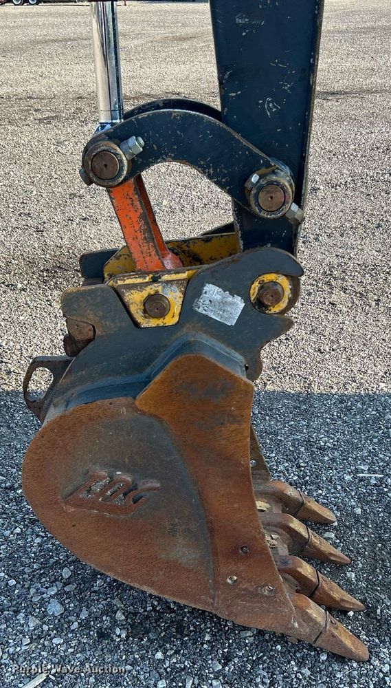 image for item KW9033 2013 John Deere 35D  mini excavator