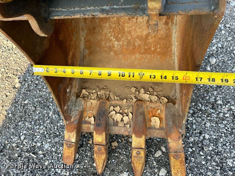 image for item KW9033 2013 John Deere 35D  mini excavator