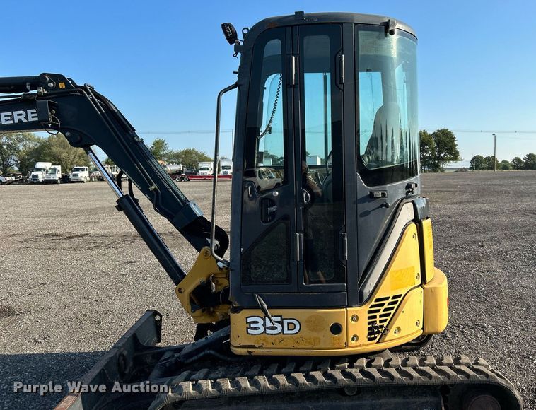 image for item KW9033 2013 John Deere 35D  mini excavator