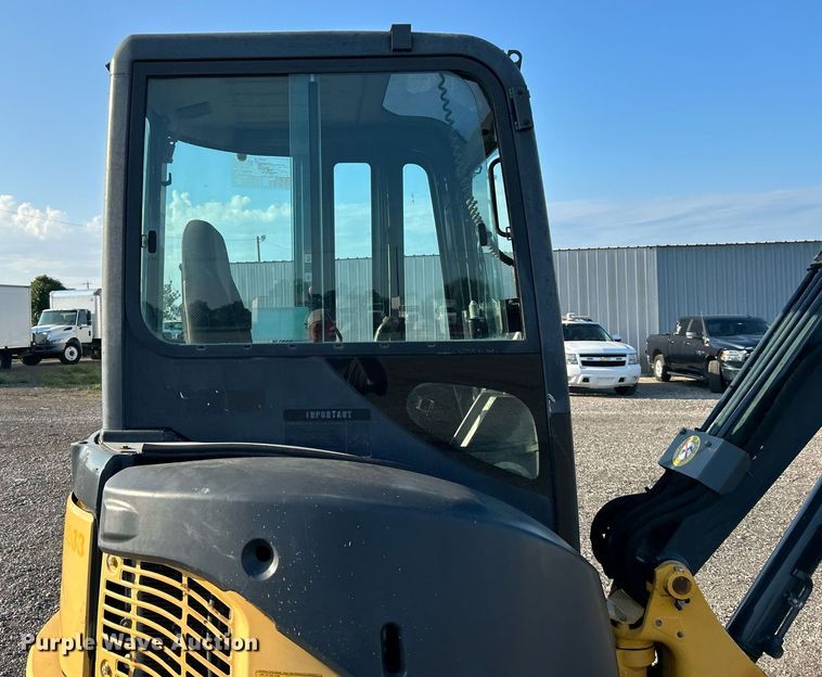 image for item KW9033 2013 John Deere 35D  mini excavator