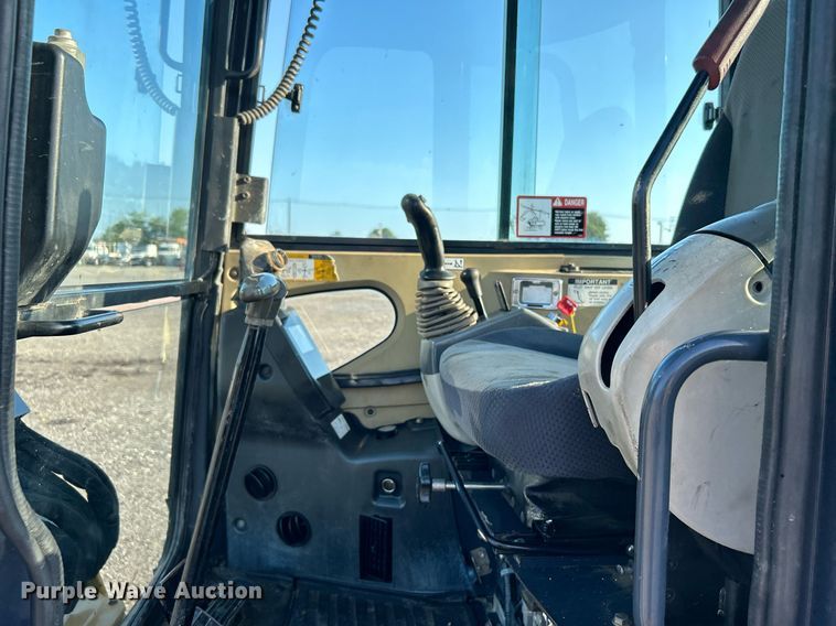 image for item KW9033 2013 John Deere 35D  mini excavator