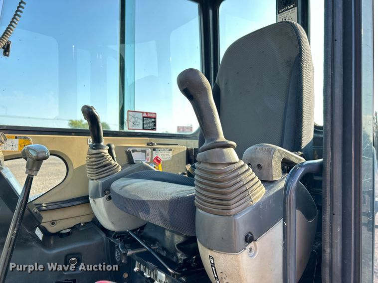 image for item KW9033 2013 John Deere 35D  mini excavator