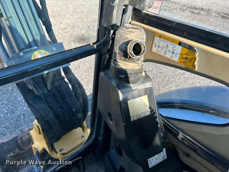 image for item KW9033 2013 John Deere 35D  mini excavator