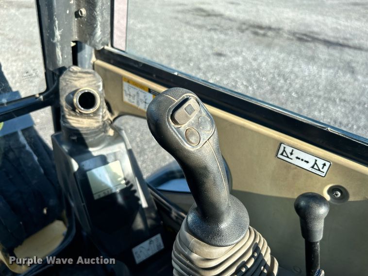 image for item KW9033 2013 John Deere 35D  mini excavator