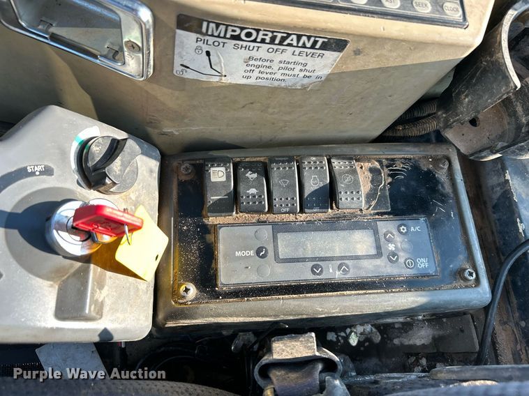 image for item KW9033 2013 John Deere 35D  mini excavator