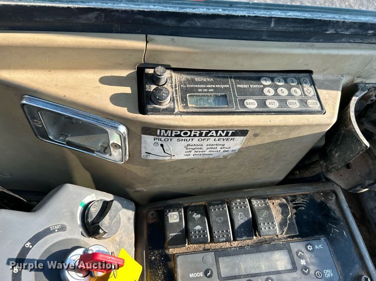 image for item KW9033 2013 John Deere 35D  mini excavator