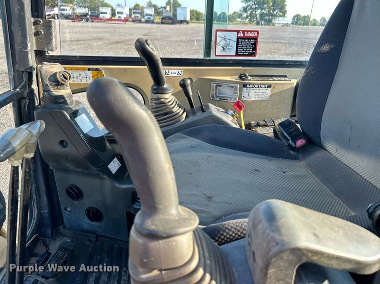 image for item KW9033 2013 John Deere 35D  mini excavator