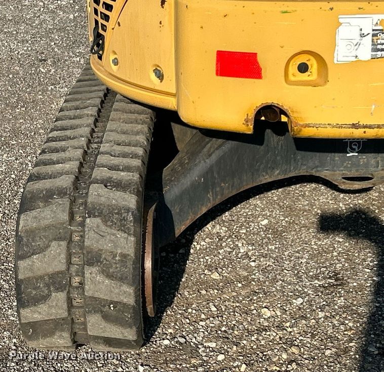 image for item KW9033 2013 John Deere 35D  mini excavator