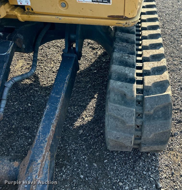 image for item KW9033 2013 John Deere 35D  mini excavator