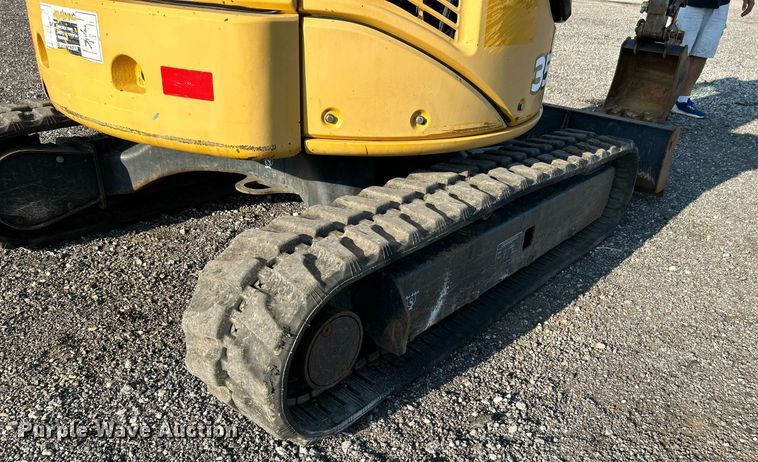 image for item KW9033 2013 John Deere 35D  mini excavator