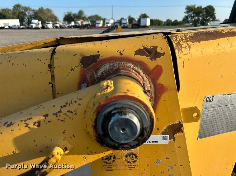 image for item KW9034 John Deere 210C  backhoe