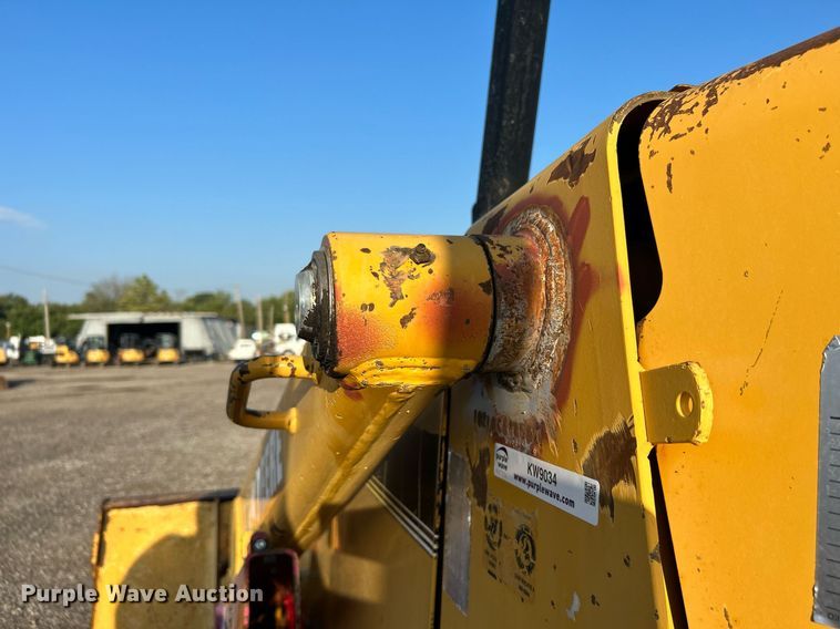 image for item KW9034 John Deere 210C  backhoe