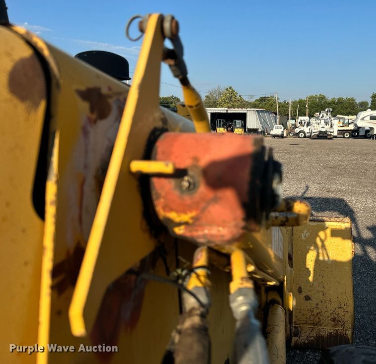 image for item KW9034 John Deere 210C  backhoe