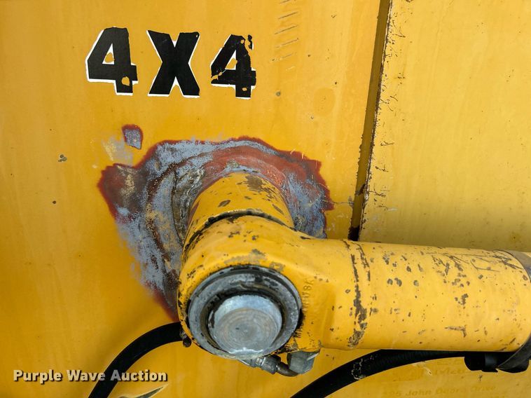 image for item KW9034 John Deere 210C  backhoe