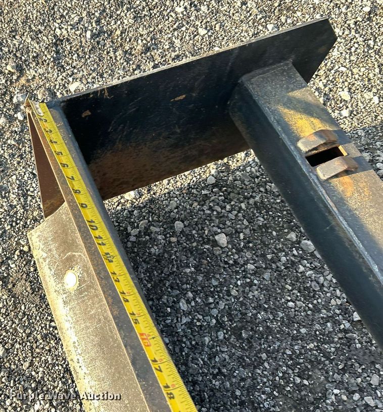 image for item KW9034 John Deere 210C  backhoe