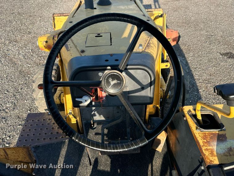 image for item KW9034 John Deere 210C  backhoe