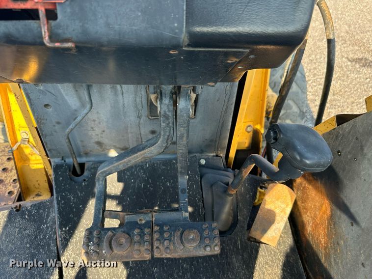 image for item KW9034 John Deere 210C  backhoe