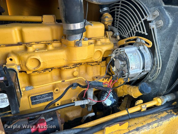 image for item KW9034 John Deere 210C  backhoe