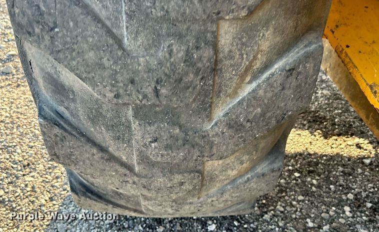 image for item KW9034 John Deere 210C  backhoe