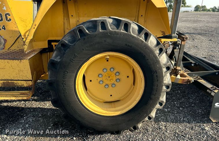 image for item KW9034 John Deere 210C  backhoe