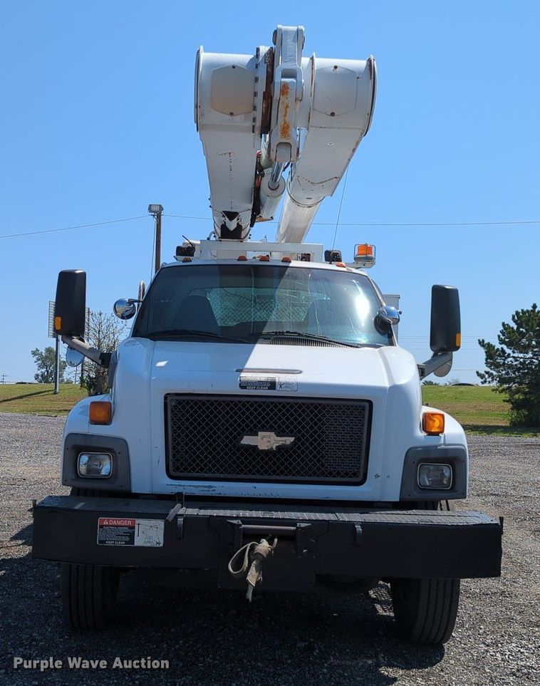 image for item KW9038 2006 Chevrolet C8500  bucket truck