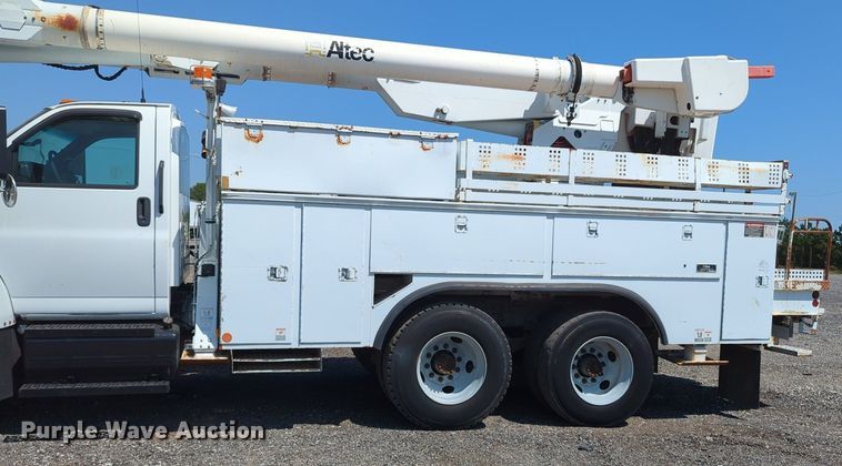 image for item KW9038 2006 Chevrolet C8500  bucket truck