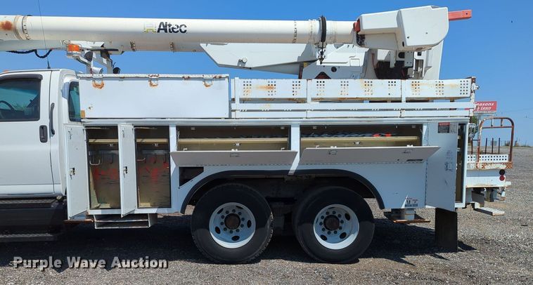 image for item KW9038 2006 Chevrolet C8500  bucket truck