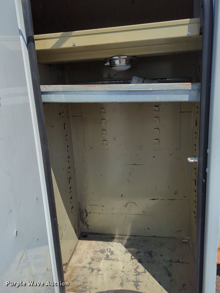 image for item KW9038 2006 Chevrolet C8500  bucket truck