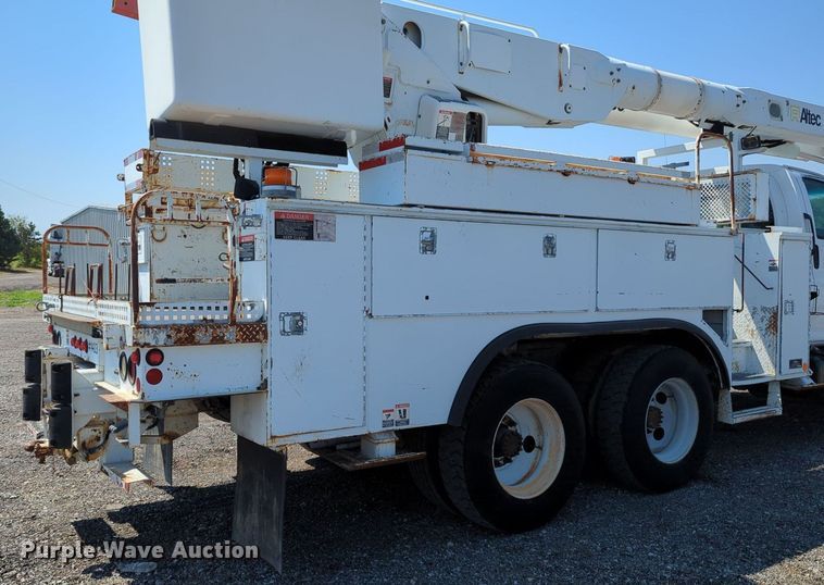 image for item KW9038 2006 Chevrolet C8500  bucket truck