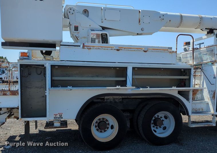 image for item KW9038 2006 Chevrolet C8500  bucket truck