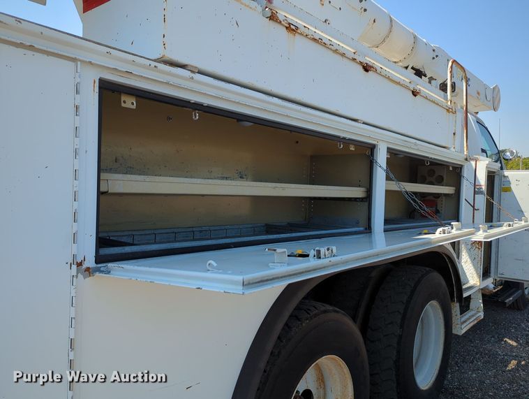 image for item KW9038 2006 Chevrolet C8500  bucket truck