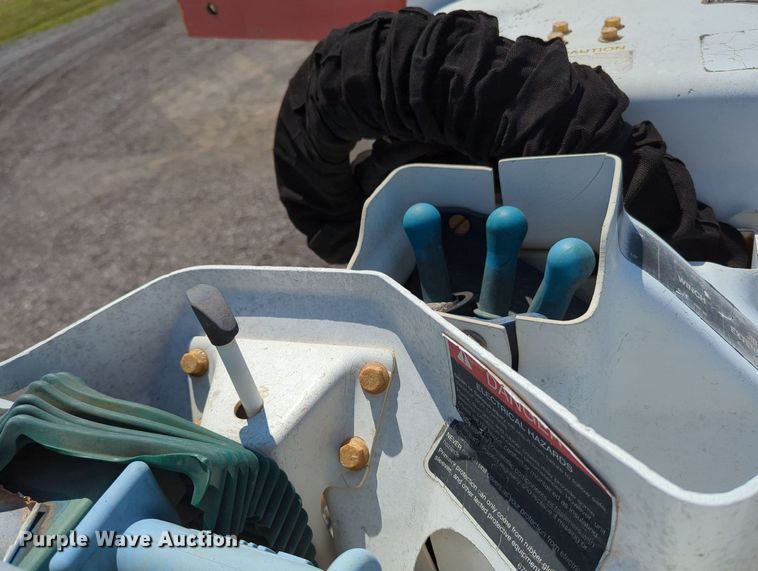 image for item KW9038 2006 Chevrolet C8500  bucket truck