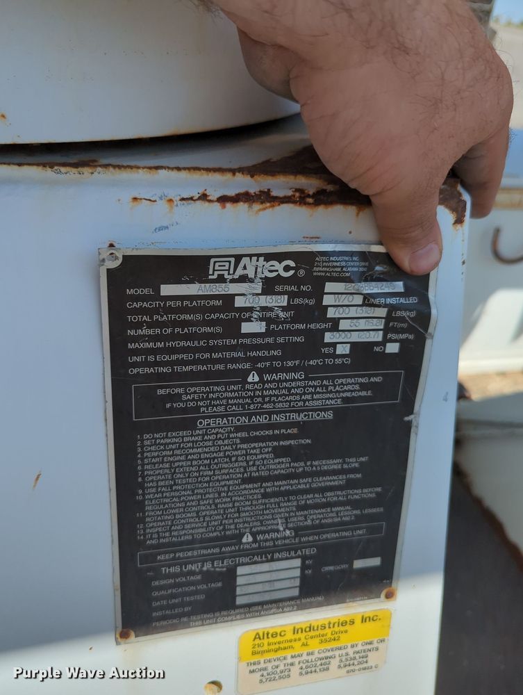 image for item KW9038 2006 Chevrolet C8500  bucket truck