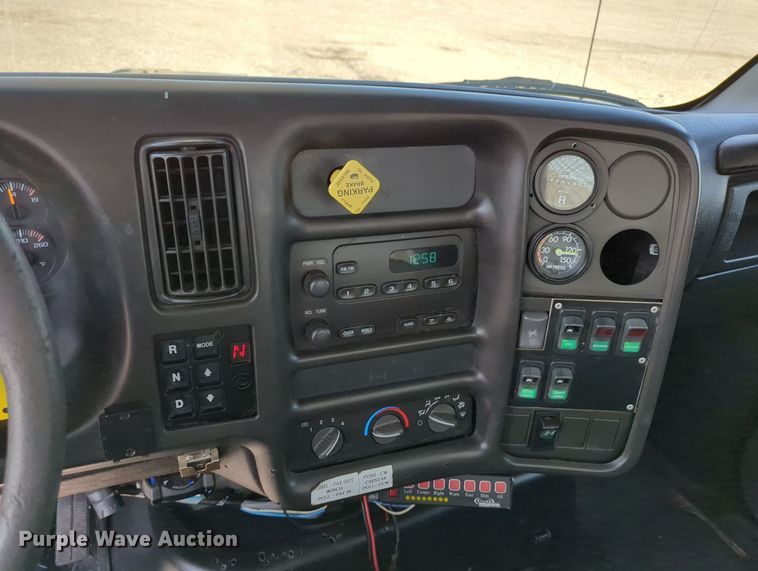 image for item KW9038 2006 Chevrolet C8500  bucket truck